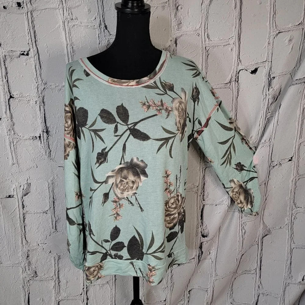 MINT Floral Long Sleeve Tunic Top Crew Neck Soft Fuzzy Sweater Material Womens M